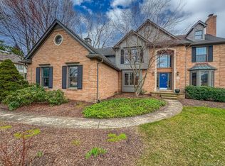 1048 Home Ln, Bloomfield Hills, MI 48304