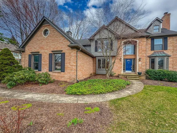 1048 Home Ln, Bloomfield Hills, MI 48304