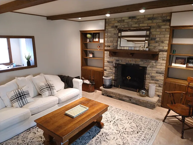17980 Colline Vue Blvd — Photo 3