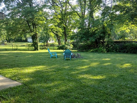 3rd image of 3118 Roseway Dr