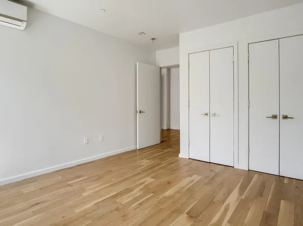 311 Hart Street image 5 of 11