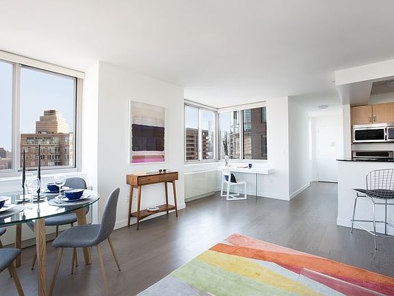 4th image of 561 10th Ave APT 33J