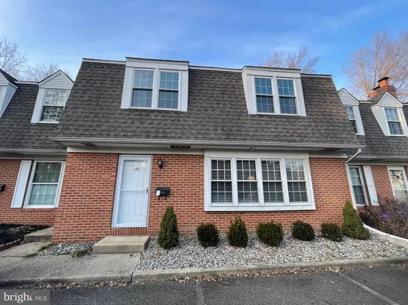 303 Dawson St APT 102, Moorestown, NJ 08057