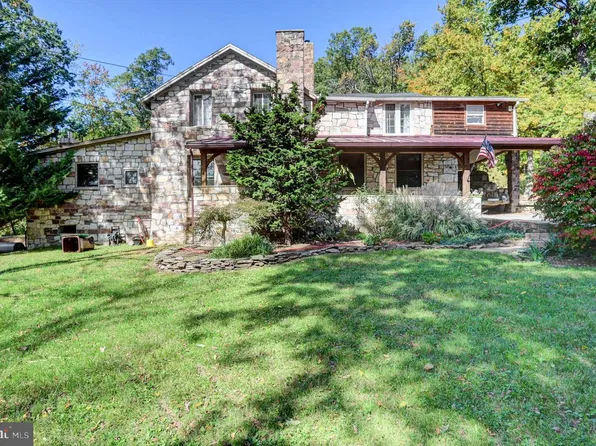 12093 Forge Hill Rd, Orrstown, PA 17244