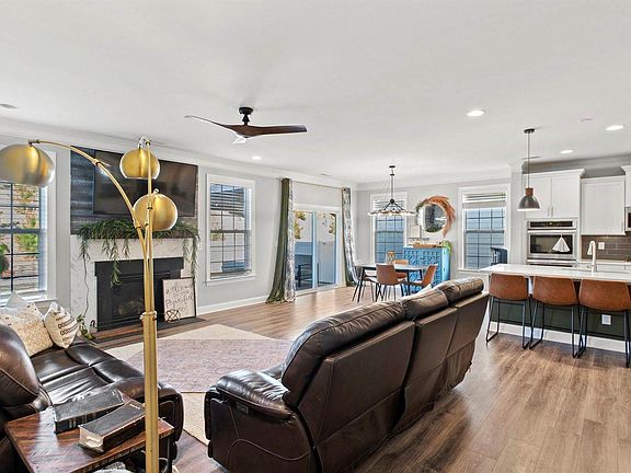 5th image of 143 Longleaf Dr