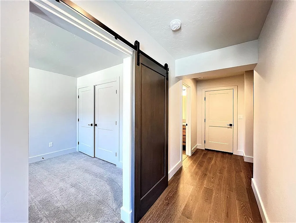 3 bed, 3.5 bath, 2288 sqft, $3,100 — Photo 4