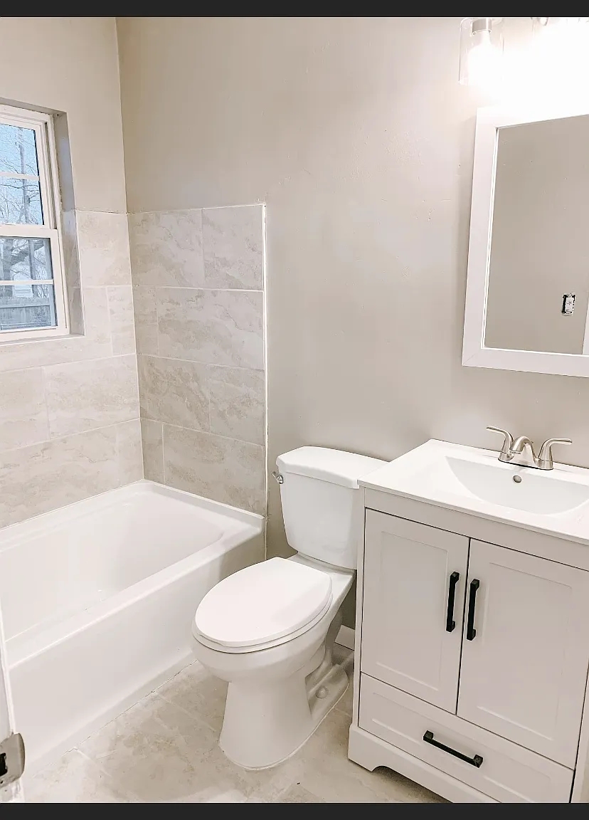 1 bed, 1.0 bath, $900 — Photo 3