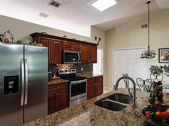 5th image of 477 Tradewinds Dr