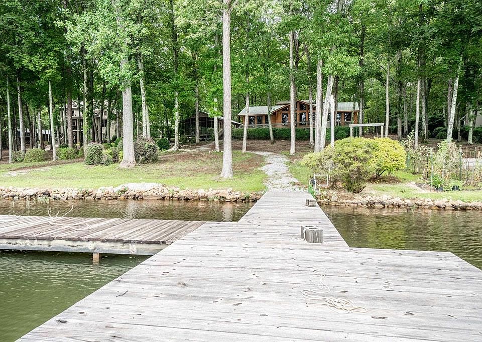 1st image of 131C Long Shoals Dr