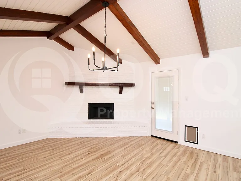 104 E Laurel Ave — Photo 5