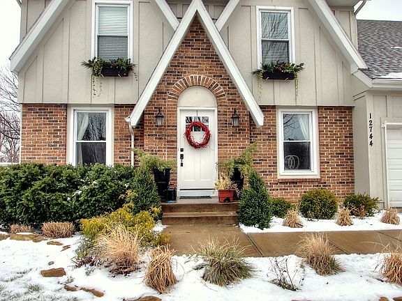 3rd image of 12744 Garnett St