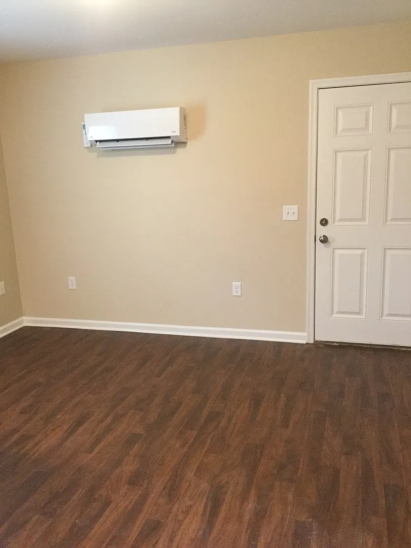 Private 1 Bedroom, 1 Bath Apartment in Williamsburg — Photo 2