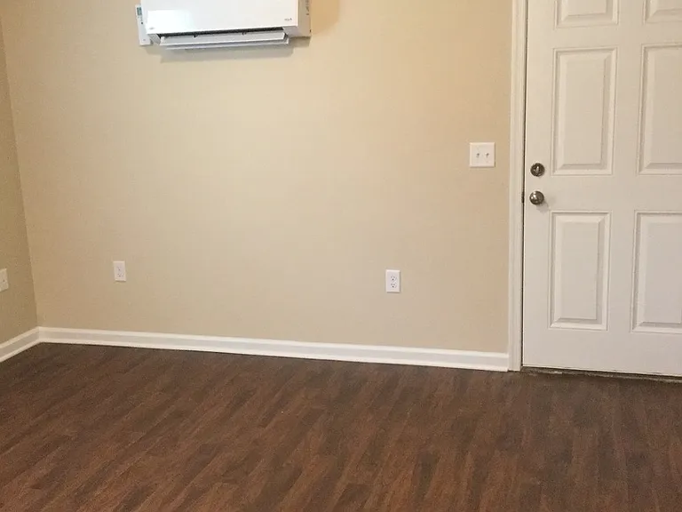 1304B Moses Ln — Photo 2