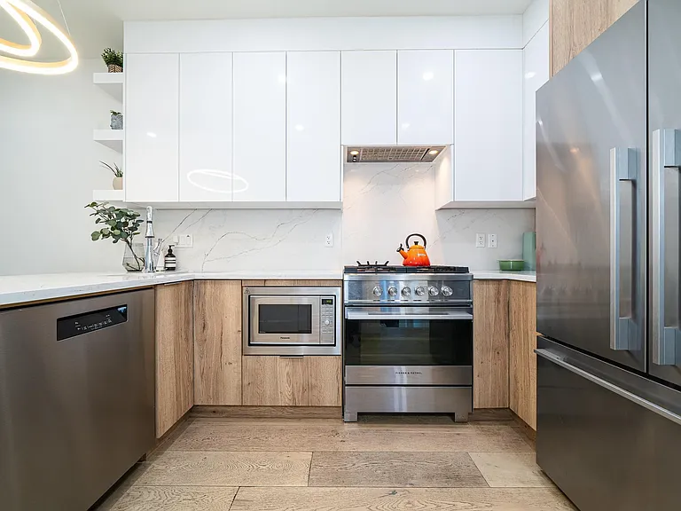 369 E 16th Ave #1 — Photo 4