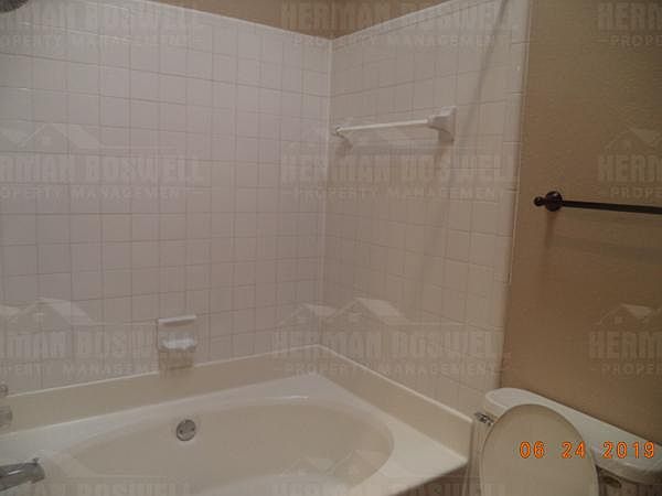 1st image of 1517 Eastview St
