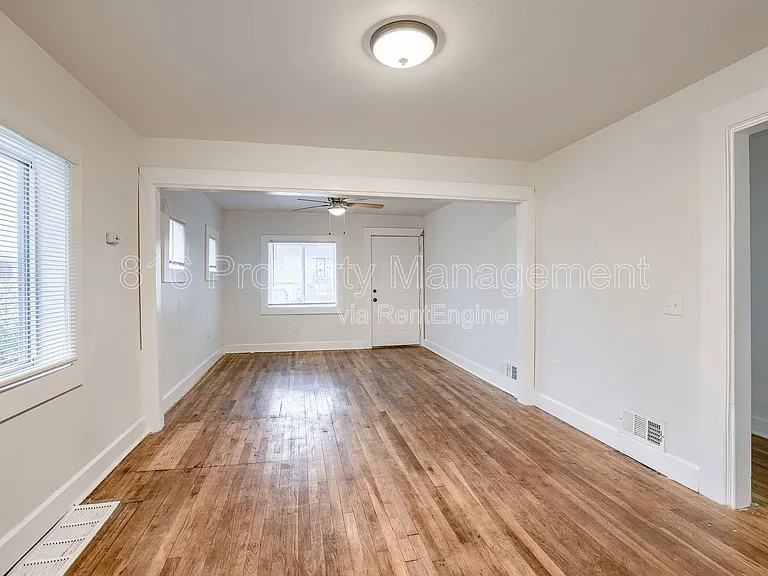 4109 Monroe Ave — Photo 5