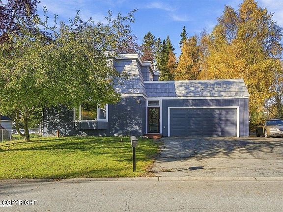 2nd image of 2001 Bluegrass Cir