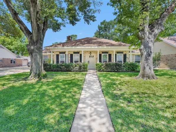 2531 Hollow Hook Rd, Houston, TX 77080