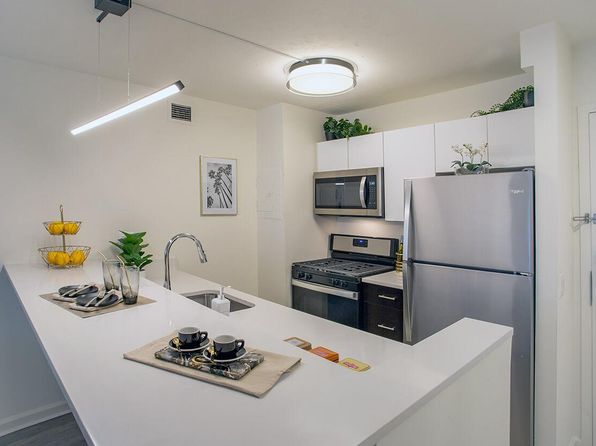 34 S Lexington Ave #412