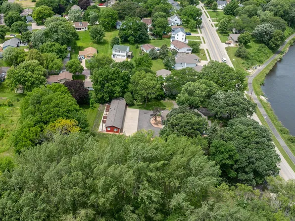 1208 Elm Ave E, Waseca, MN 56093