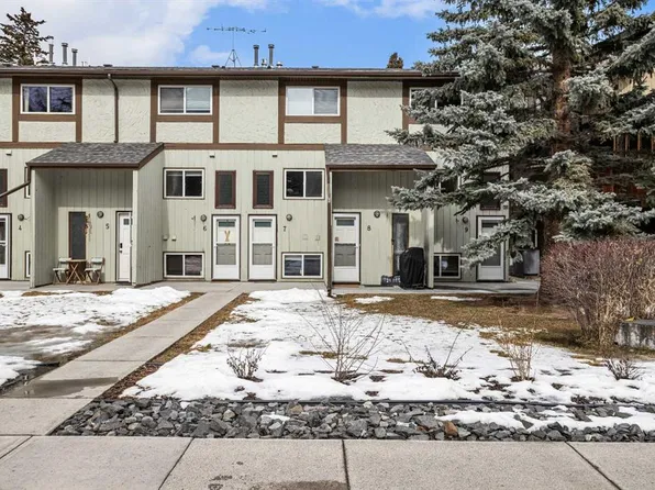 630 SW 3rd St #9, Canmore, AB T1W 2J5