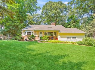 53 Hawxhurst Rd, Cold Spring Harbor, NY 11724