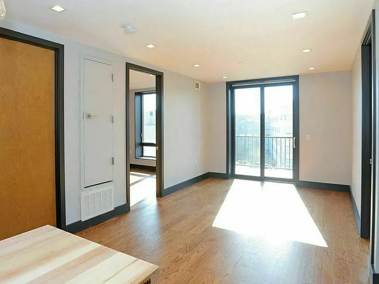 15 Cedar St #1B — Photo 3