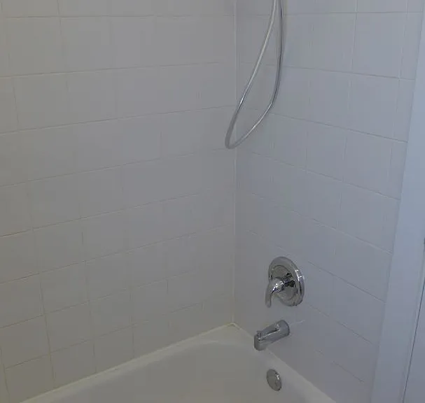 Lamon Courts Apartments — Photo 25