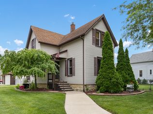 826 Vine St, Joliet, IL 60435