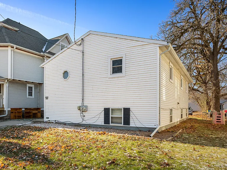 1007 Jackson St — Photo 4