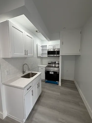 1641 Undercliff Ave #5D Photo 1