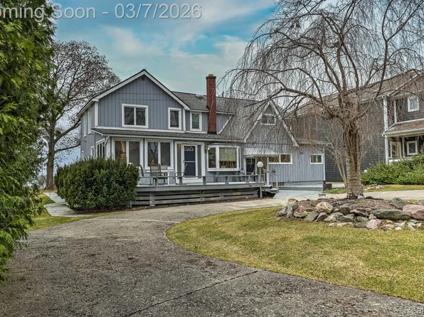 3453 Ormond Rd W, White Lake, MI 48383