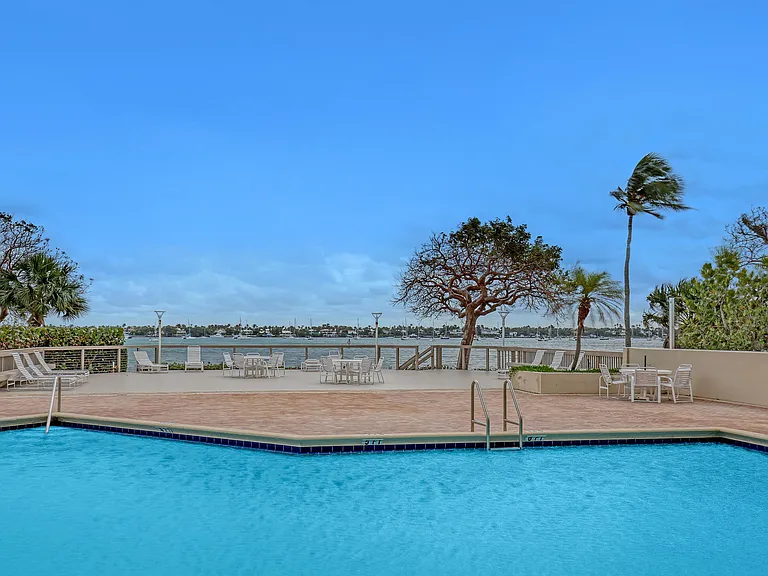 5600 N Flagler Dr #1510 — Photo 3