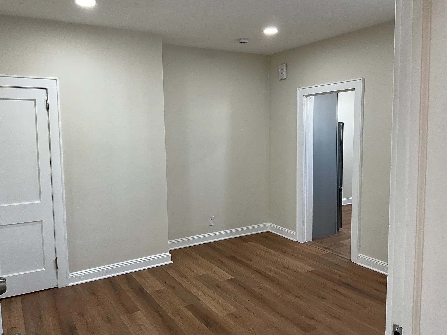 2 bed, 800 sqft, $2,700 — Photo 3