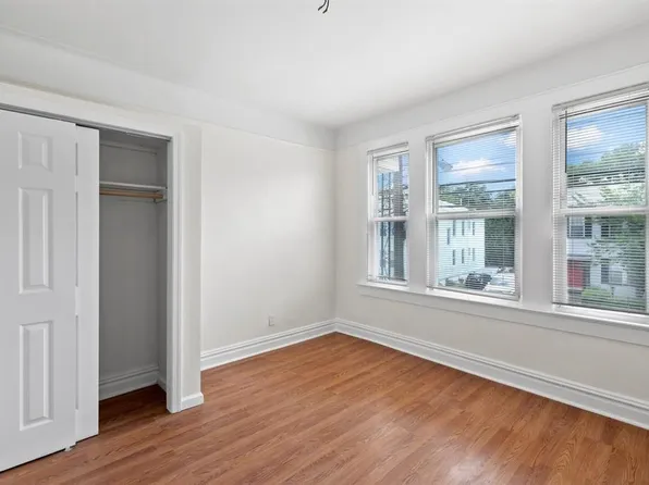 725 Garfield Avenue image 8 of 36