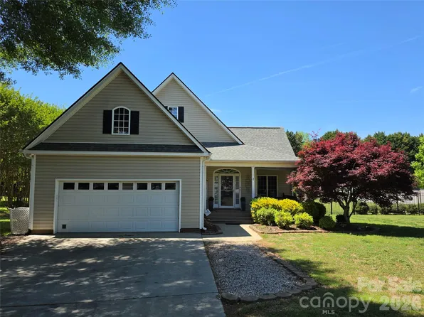 310 Little Daisy Ln, York, SC 29745