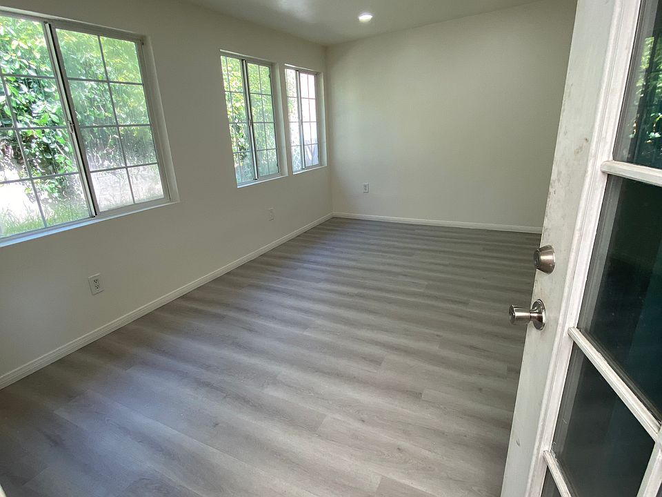 1st image of 38 N Euclid Ave Room B