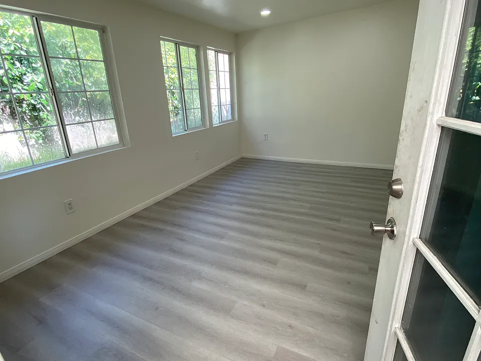 38 N Euclid Ave #B