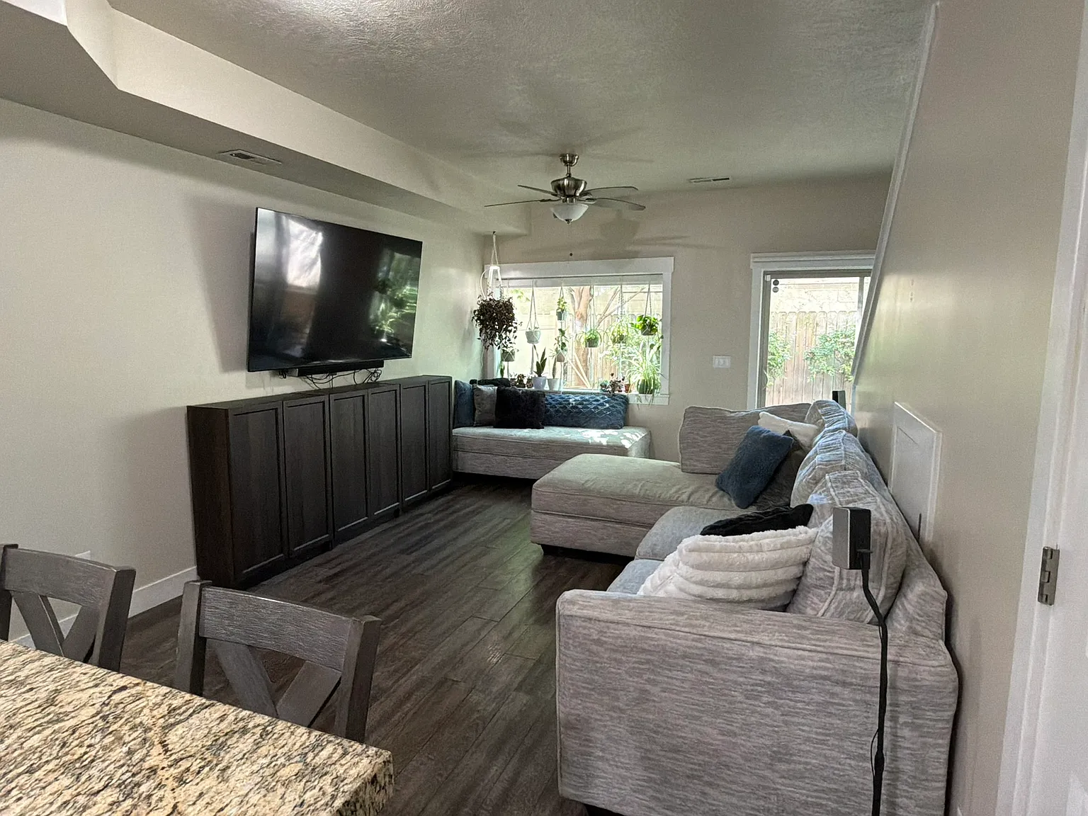 2 bed, 2.5 bath, 1362 sqft, $1,850 — Photo 3