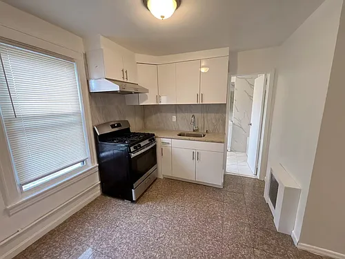 5429 153rd St #2 Photo 1