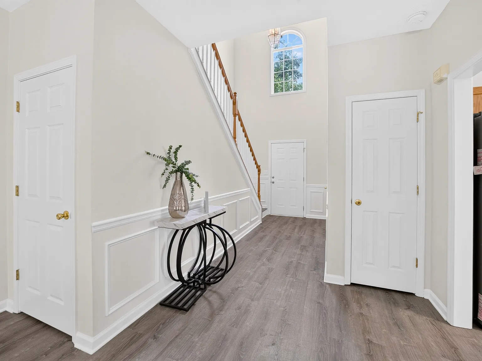 3 bed, 2.5 bath, 1721 sqft, $2,300 — Photo 4
