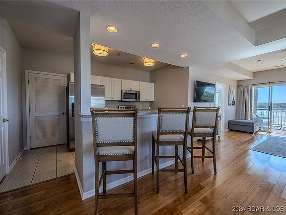 5th image of 16 Palisades Lakeview Dr #1B