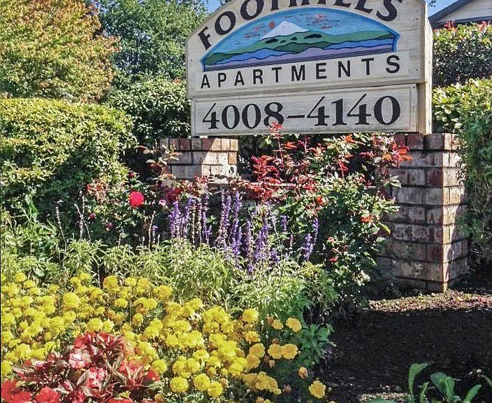 Foothills Sign Foothills Apartments Portland OR
