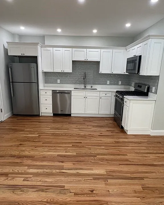 762 Columbia Rd #3