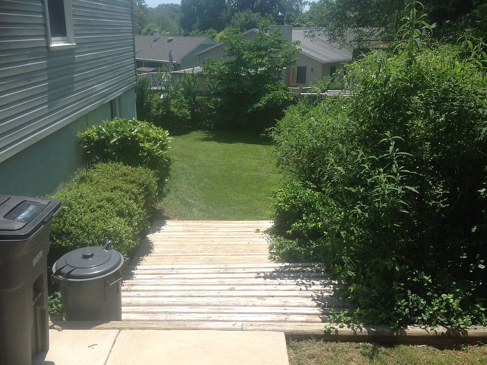 2nd image of 1205 Highwood Rd