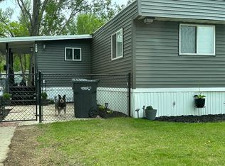 609 Yorkshire Ln, Bismarck, ND 58504