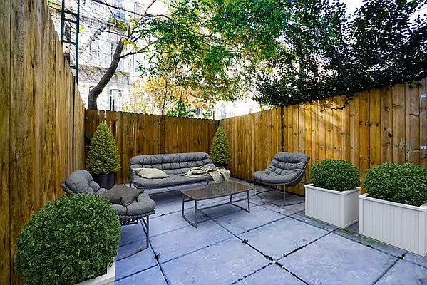 Rented by Brick&Mortar | media 4