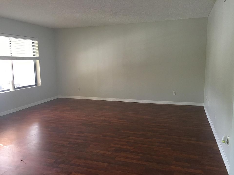 1st image of 6900 SW 39th St APT 211