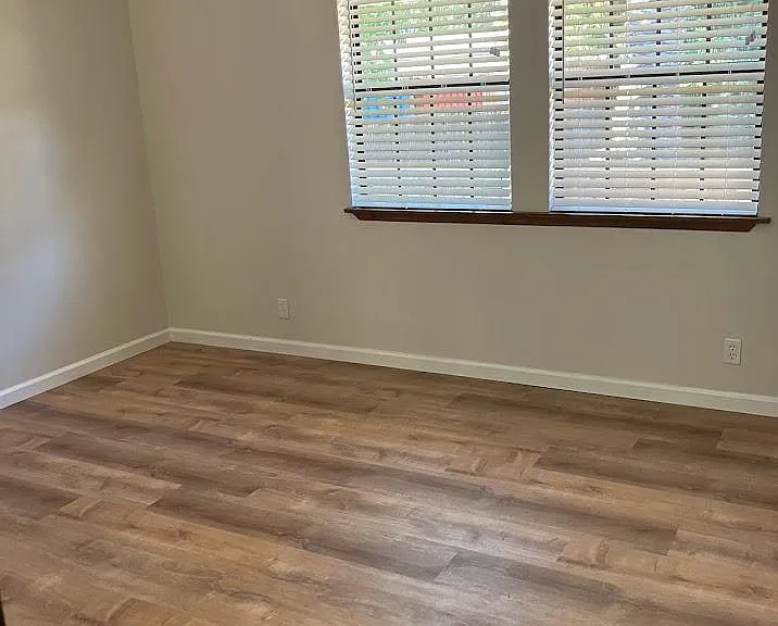 Living room with Skylights above
