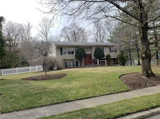 7 Pennington Way, Spring Valley, NY 10977